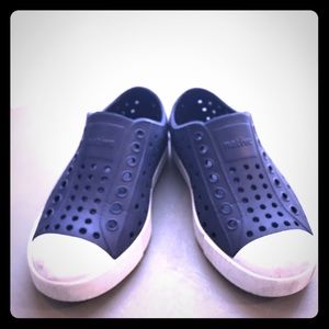 Native Boys ‘Jefferson’ Navy shoes, Size 11